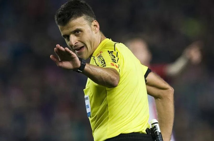 Liga Spanyol - El Clasico Real Madrid vs Barcelona Terancam Rusuh Karena Wasit! Liga Spanyol - El Clasico Real Madrid vs Barcelona Terancam Rusuh Karena Wasit!