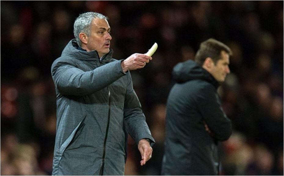 Liga Europa - Jose Mourinho: Pisang Marcos Rojo Bukan Bahan Tertawaan Liga Europa - Jose Mourinho: Pisang Marcos Rojo Bukan Bahan Tertawaan