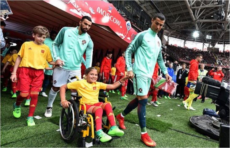 Internasional - Lihat Kebaikan Hati Cristiano Ronaldo