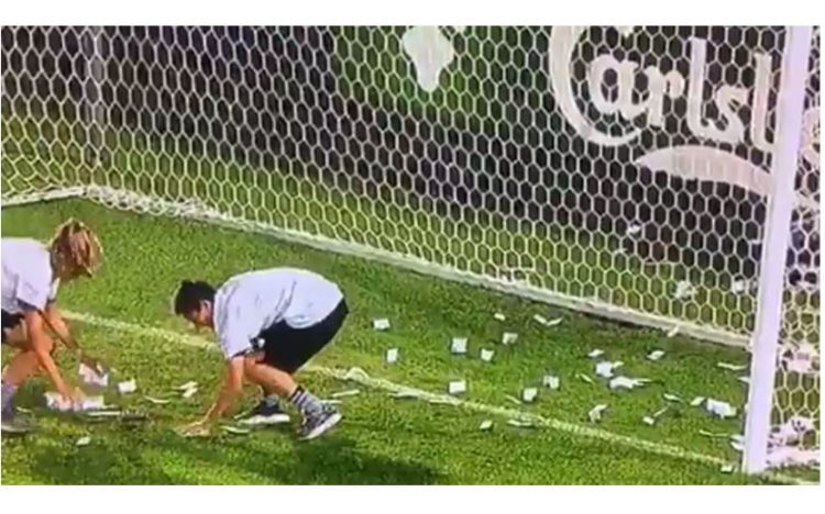 Liga Italia - Milan Club Poland Jelaskan Kenapa Tega Lempari Donnarumma Liga Italia - Milan Club Poland Jelaskan Kenapa Tega Lempari Donnarumma