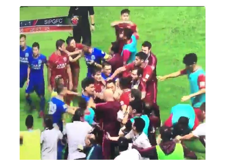Internasional - Lihat Ex Chelsea Ini Jadi Pemicu Perkelahian Internasional - Lihat Ex Chelsea Ini Jadi Pemicu Perkelahian