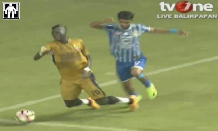 Persiba Balikpapan vs Persib Bandung Persiba Balikpapan vs Persib Bandung