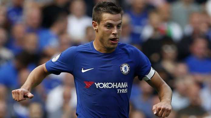 Cesar Azpilicueta Cesar Azpilicueta mengaku tak ada pemain yang dijamin posisinya di Chelsea.
