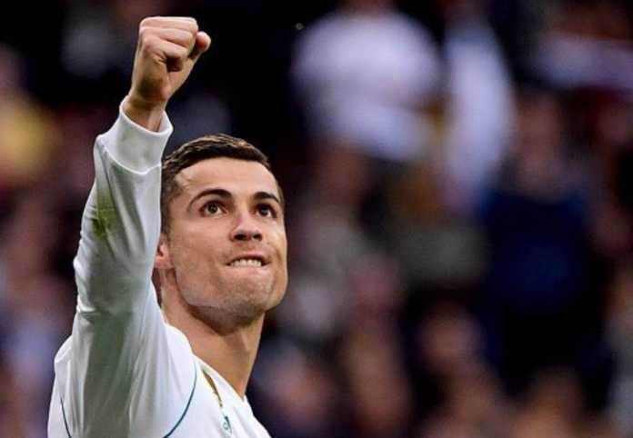 Cristiano Ronaldo Cristiano Ronaldo meminta kepada pengacaranya untuk menegosiasikan kepergiannya dari Real Madrid dan ia juga geram pada kasus transfer Neymar.