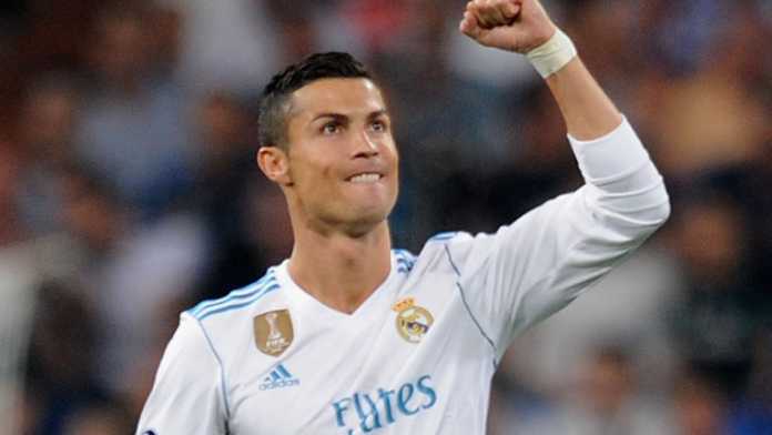 Cristiano Ronaldo Bintang Real Madrid mencetak satu gol ke gawang Borussia Dortmund, Kamis (7/12) dini hari WIB.