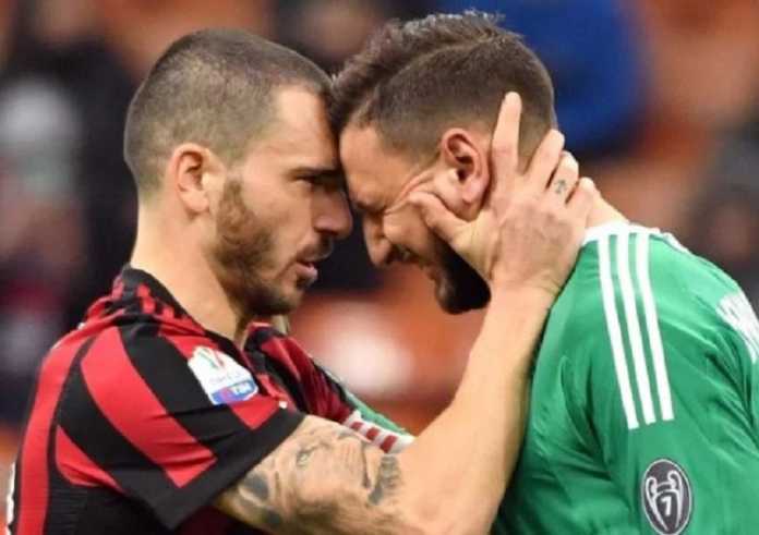 Gianluigi Donnarumma Nangis Diserang Fans AC Milan Kiper muda Gianluigi Donnarumma menangis usai jadi serangan aksi cemoohan fans AC Milan di laga Coppa Italia, Kamis (14/12) dinihari tadi.