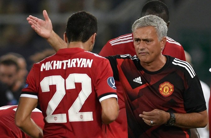 Henrikh Mkhitaryan dan Jose Mourinho Manchester United Henrikh Mkhitaryan mulai kesal dengan ulah Jose Mourinho sang manajer Manchester United karena ia tak kunjung dimainkan.