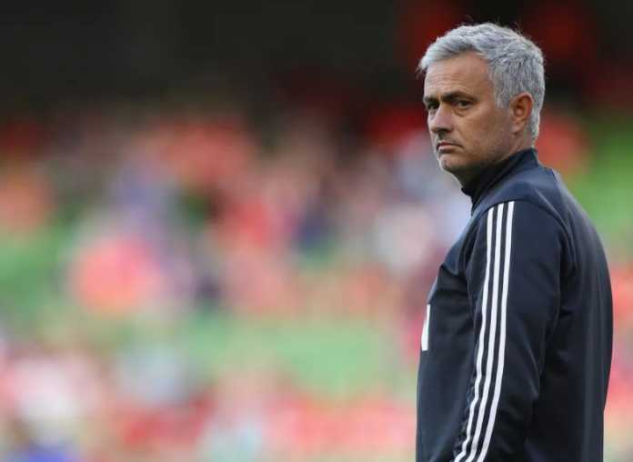 Jose Mourinho Manchester United Jose Mourinho yakin pengalamannya membangun Real Madrid akan membantunya membawa Manchester United ke puncak kejayaan.