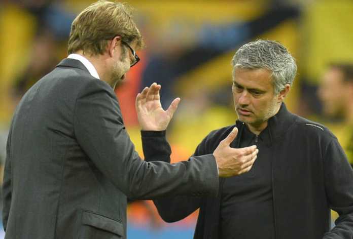 Jurgen Klopp dan Jose Mourinho Manajer Manchester City, Jurgen Klopp, menyarakan agar tim lain di Liga Inggris melupakan gelar juara musim ini, termasuk Manchester United