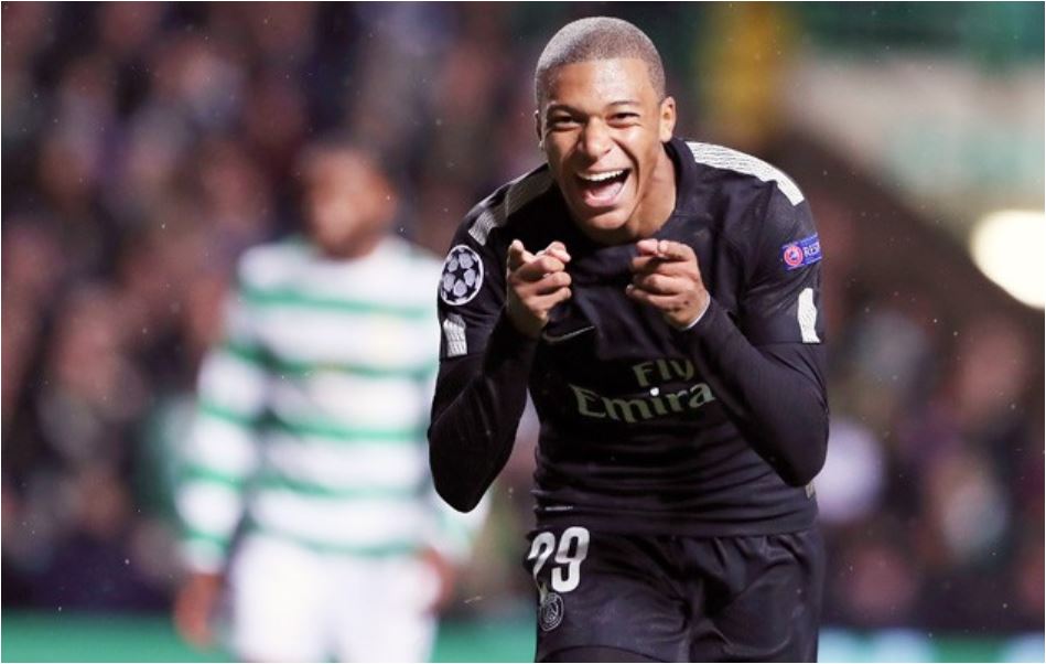 Kylian Mbappe merayakan satu golnya bersama PSG saat tandang ke Celtic di ajang Liga Champions