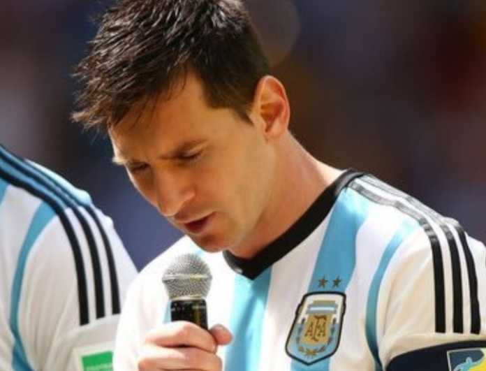 Lionel Messi Lionel Messi yakin Gonzalo Higuain merupakan striker terbaik di dunia dan seharusnya dipanggil ke Timnas Argentina untuk Piala Dunia.