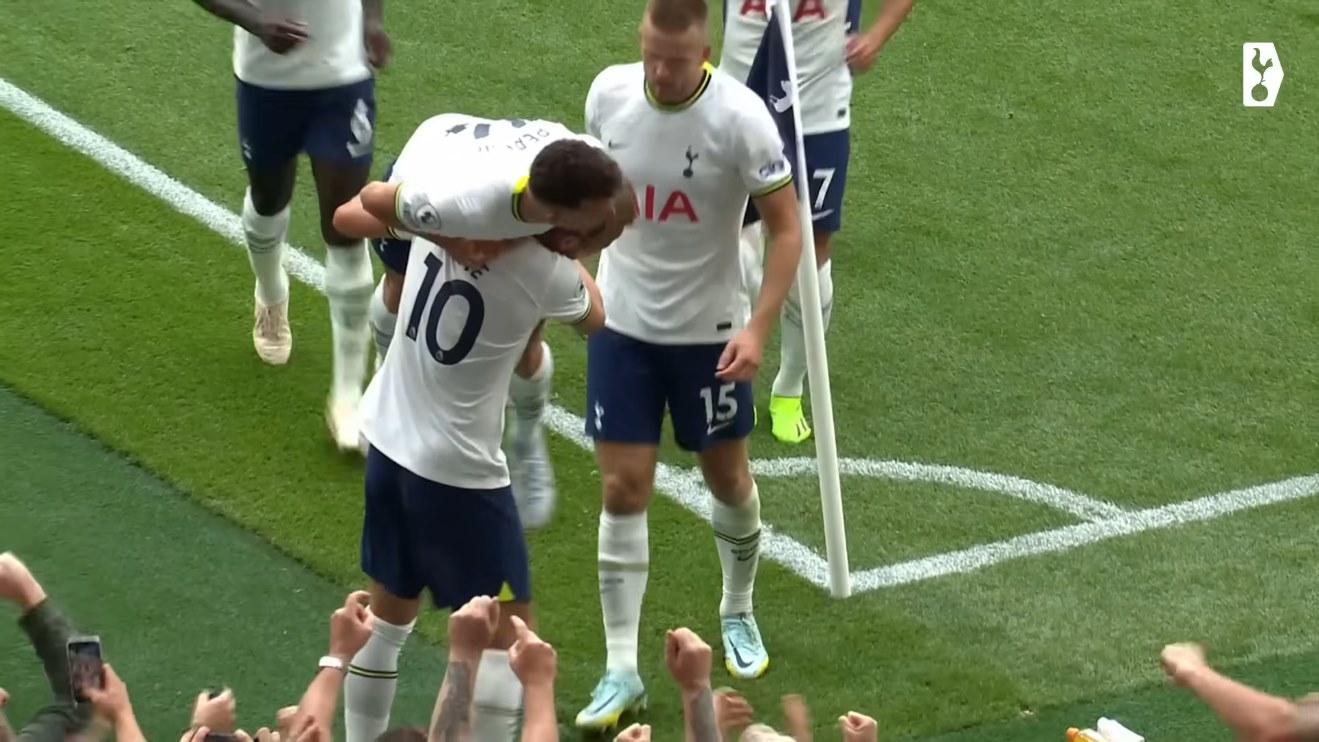 Harry Kane Sudah 5 Gol Total Bagi Spurs Tidak Terlihat Akan Pergi Ke