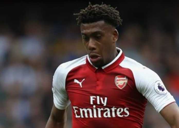 Alex Iwobi Bintang Liga Inggris, Alex Iwobi, ternyata frustrasi setelah dipermalukan oleh tim sekuat Manchester United.