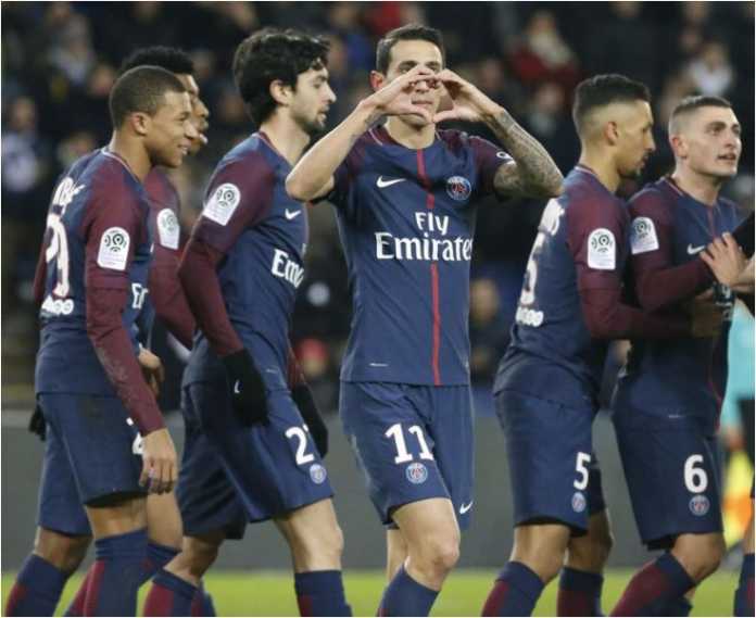 Angel Di Maria, PSG vs Lille Angel Di Maria merayakan gol pertamanya bagi PSG di laga melawan Lille tadi malam