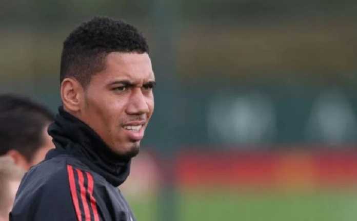 Chris Smalling Diyakini Bisa Gantikan Eric Bailly Bek gaek Manchester United, Chris Smalling, diyakini Jose Mourinho bisa gantikan Eric Bailly yang tengah cedera.