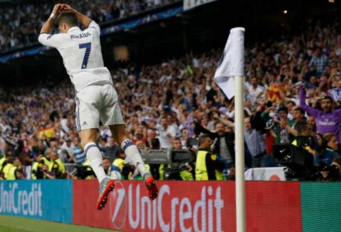 Cristiano Ronaldo - Real Madrid Mega bintang Liga Spanyol milik Real Madrid, Cristiano Ronaldo, dibuat bingung saat dikaitkan dengan kubu Prancis, PSG.