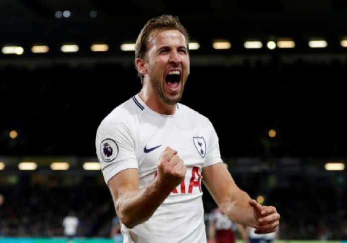 Harry Kane Samai Rekor Gol Alan Shearer di Liga Inggris Harry Kane berhasil mencetak gol yang ke-36 di tahun 2017 ini, yang pecahkan rekor Robin van Persie di tahun 2011, sekaligus samai rekor gol Alan Shearer pada tahun 1995.