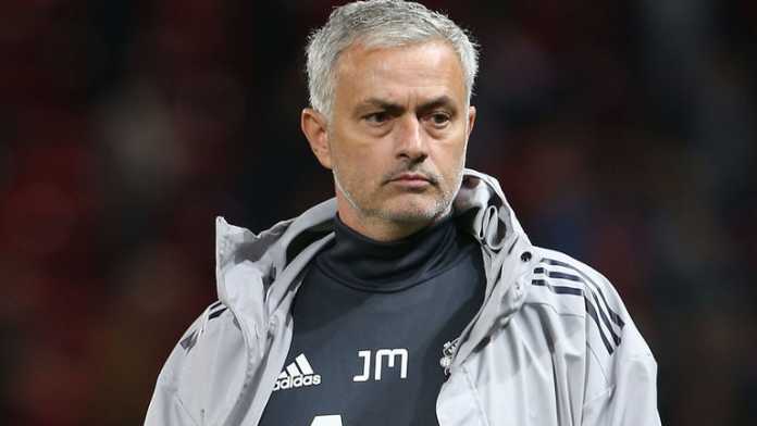 Jose Mourinho Jose Mourinho butuh setidaknya tiga pemain baru lagi di bursa transfer mendatang.
