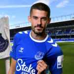 RESMI! Everton Umumkan Transfer Pinjaman Kapten Wolves Bek Timnas Inggris Ini