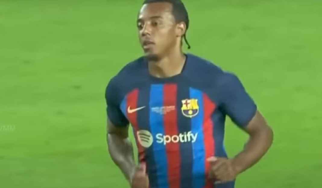 Jules Kounde Ungkap Cara Xavi Memintanya Gabung ke Barcelona Jules Kounde Beberkan Rayuan Xavi Hernandez untuk Gabung ke Barcelona