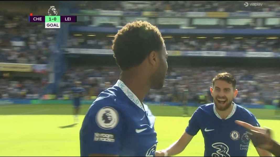 Raheem Sterling lawan Leicester