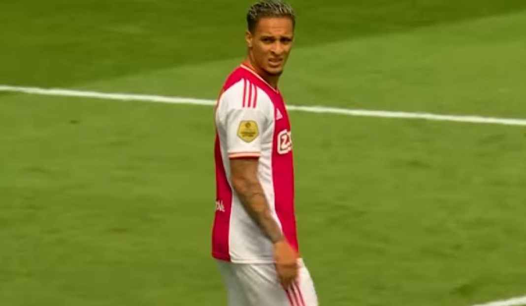 Steven Bergwijn Beri Petunjuk Masa Depan Antony Masa Depan Antony di Ajax Amsterdam Diungkap Steven Bergwijn, Bertahan atau Cabut?