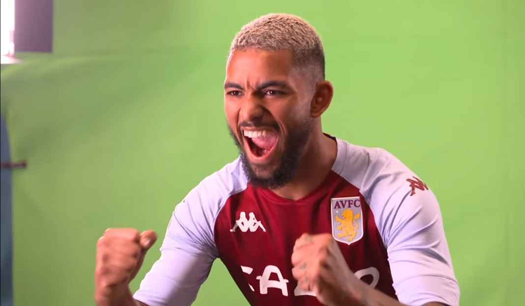 Chelsea siap bajak Douglas Lui Chelsea Tertarik Kontrak Bintang Villa Usai Kegagalan Transfer Arsenal di Batas Waktu Transfer