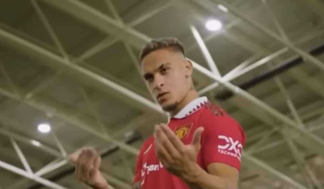 Erik te Hag Isyaratkan Bakal Mainkan Antony Lawan Arsenal Erik ten Hag Kirim Sinyal Antony Bakal Debut Lawan Arsenal!