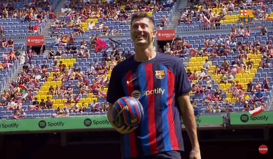 Lewandowski yakin Ballon dOr di Barcelona Lewandowski Yakin Menang Ballon d'Or Lebih Mudah di Barcelona Ketimbang di Bayern