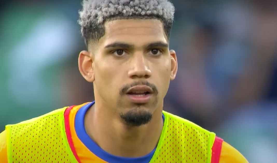 Liga Spanyol, Barcelona, Ronald Araujo Cedera Parah, Barcelona Bingung Tentukan Penyembuhan Ronaldo Araujo