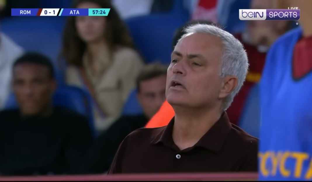 Mourinho minta pemain Roma diving Kesal Dengan Wasit Serie A, Jose Mourinho Mulai Minta Pemain Roma Lakukan Diving