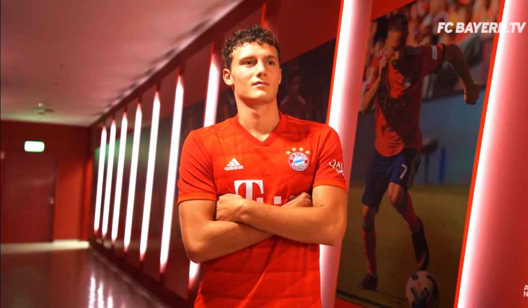 Pavard beri isyarat transfer ke Chelsea Bek Bayern Munchen Buka Pintu Bagi Chelsea Untuk Transfer di Masa Mendatang