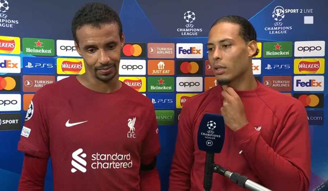 Van Dijk dalam konferensi pers Virgil van Dijk Tegaskan Timnya Tak Peduli Kritikan Usai Liverpool Bungkam Ajax