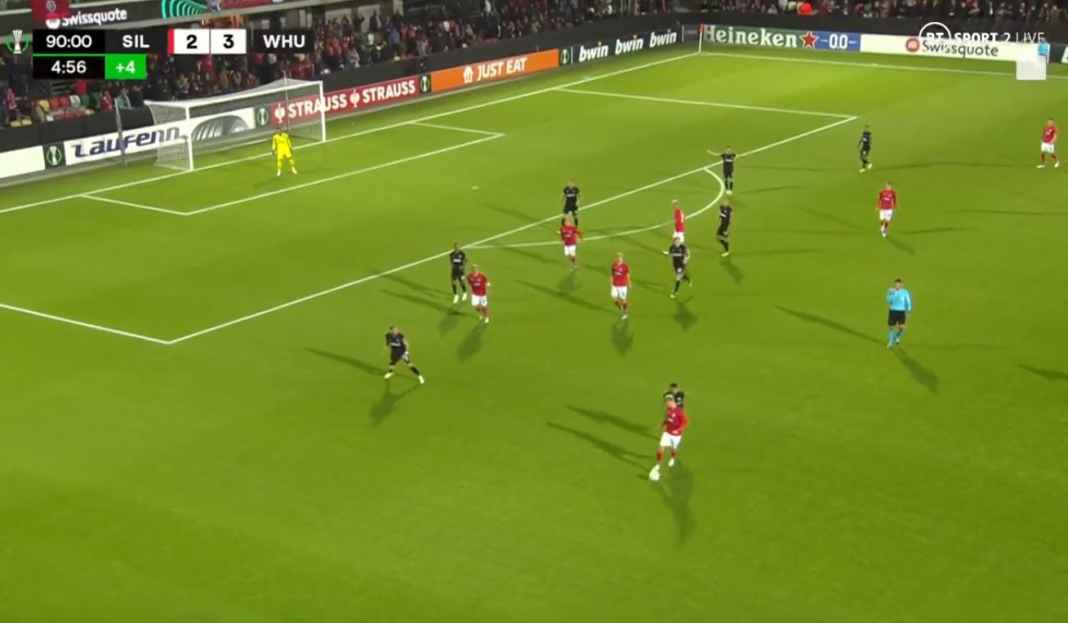 West Ham dikritik meski menang