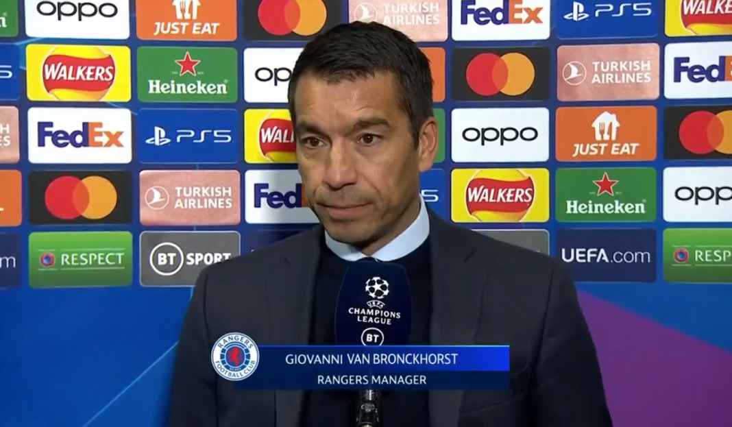 van Bronckhorst tahu timnya pantas kalah Giovanni van Bronckhorst Klaim Rangers Tidak Pantas Kalah 0-3 dari Napoli