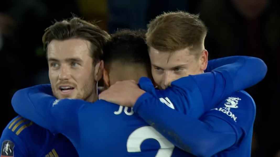Harvey Barnes, Leicester Leher Brendan Rodgers Urung Dipenggal, Leicester City Keluar Zona Degradasi
