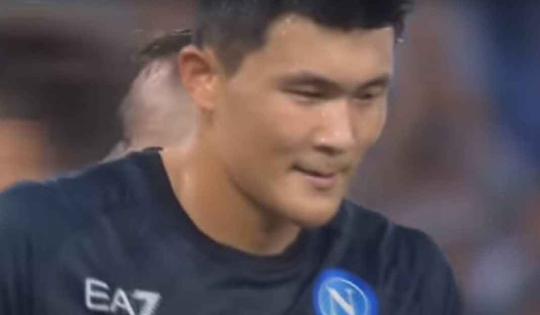Kim Min-Jae Dapat Peneilaian Tinggi di Napoli Baru Gabung Napoli, Kim Min-Jae Dapat Penilaian Khusus