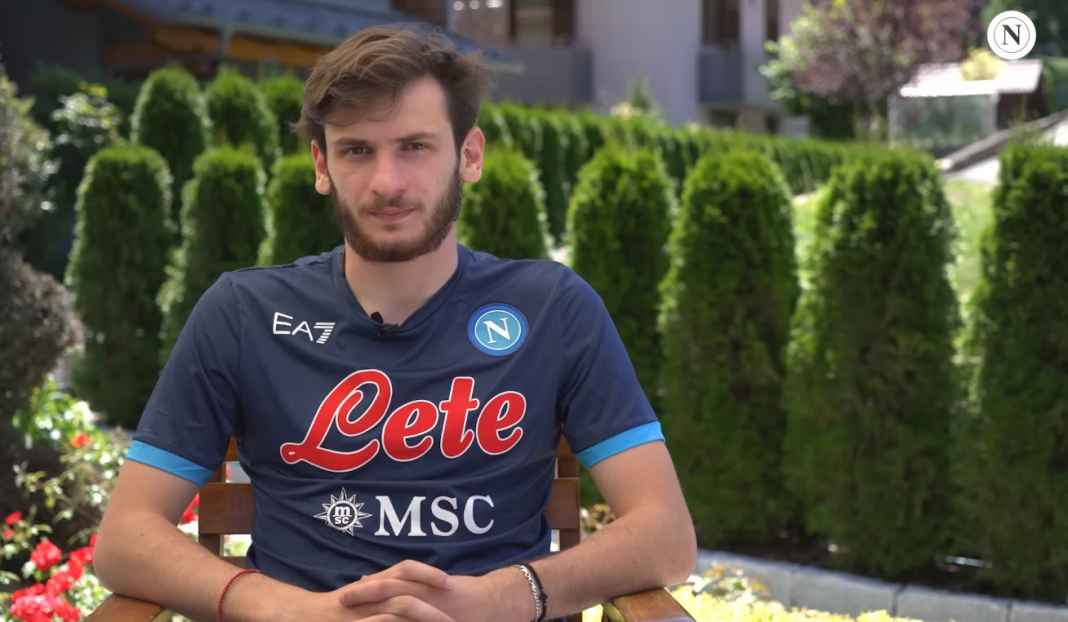 Kvaratskhelia diminati Man City Tolak Kontrak Baru di Napoli, Khvicha Kvaratskhelia Sekarang Diminati Manchester City