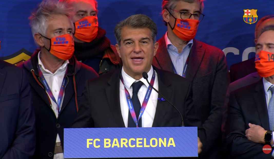 Laporta tetap dukung Xavi Joan Laporta Tetap Percaya Xavi Hernandez Meski Barcelona Degradasi ke Liga Europa