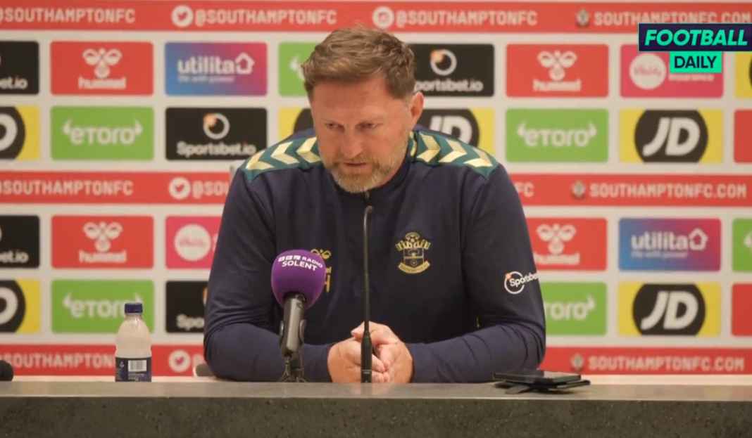 Ralph Hasenhüttl dalam konferensi pers Soton Ralph Hasenhuttl Tuntut Peningkatan Kinerja Southampton Jelang Lawatan ke Bournemouth