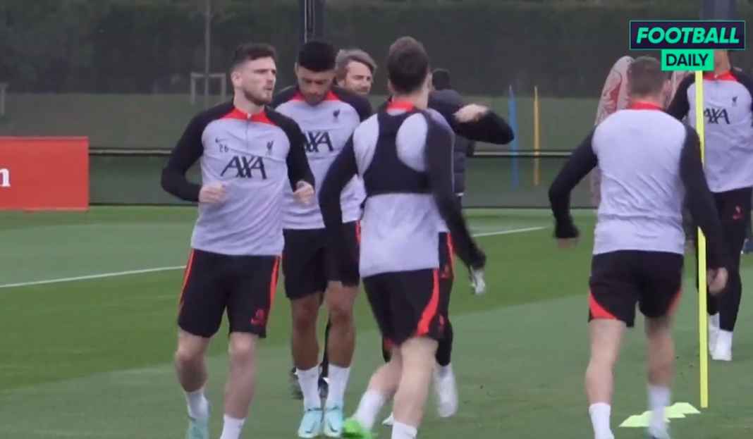 Robertson mulai berlatih Liverpool Dapat Dorongan Jelang Kontra Rangers, Robertson dan Chamberlain Mulai Berlatih