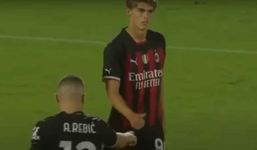 Masih Melempem! Stefano Pioli Kirim Teguran ke Charles De Ketelaere