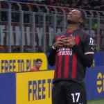 Hasil pertandingan AC Milan vs Fiorentina di Liga Italia, selebrasi Rafael Leao