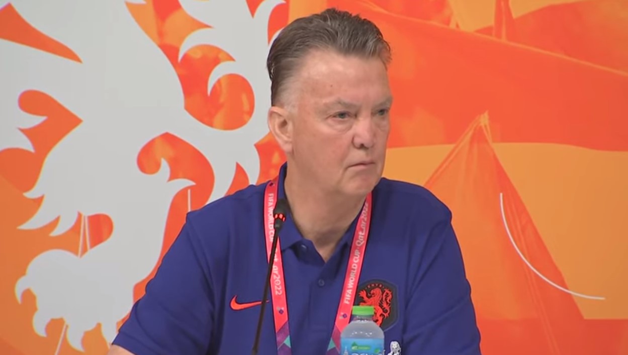 Louis Van Gaal pelatih timnas Belanda saat interview usai laga melawan Qatar di Piala Dunia 2022