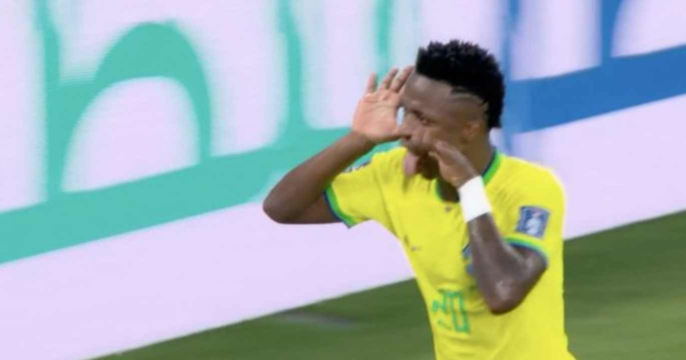 Vinicius Junior yang merayakan golnya ke gawang Swiss di Piala Dunia 2022, namun gol tersebut dianulir wasit karena Riharlison offside.