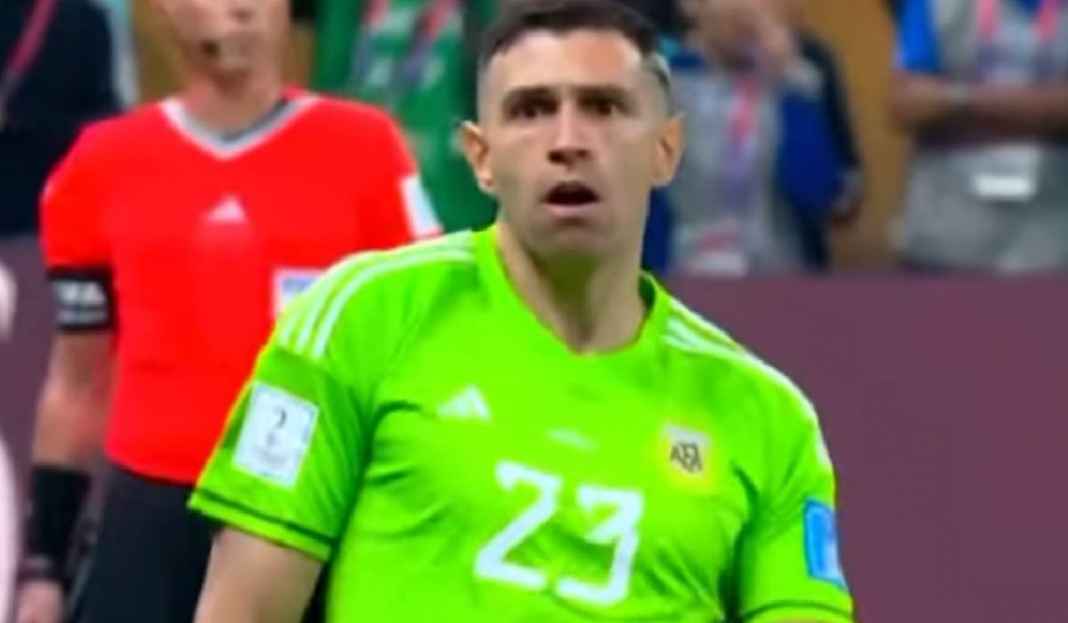 Bayern Munchen, Emiliano Martinez Bayern Munchen, Emiliano Martinez