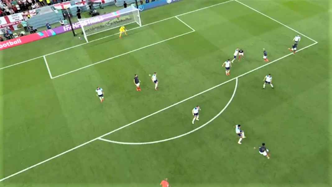 Gol Aurélien Tchouaméni saat Perancis Ungguli Inggris 1-0 Aurélien Tchouaméni Cetak Gol Pertama Perancis, Ungguli Inggris 1-0