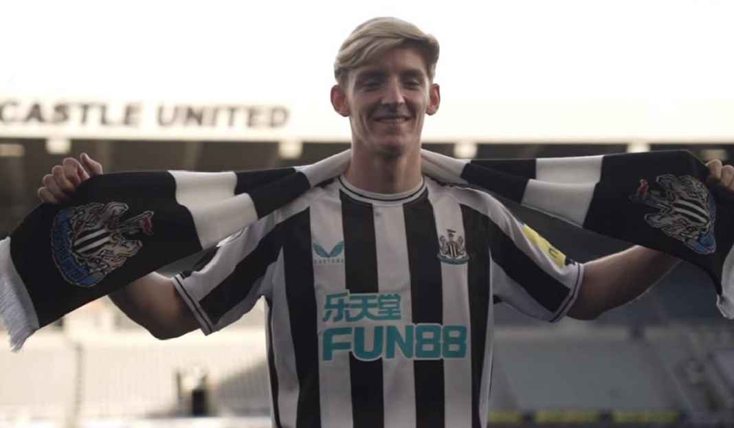 Anthoy Gordon Resmi Memperkuat Newcastle United Eddie Howe Pamer Kelebihan Rekrutan Anyar Newcastle United