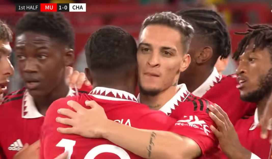 Antony rayakan gol untuk Manchester United Bermodal Delapan Kemenangan Beruntun, Sanggupkah Manchester United Menangi Derby?