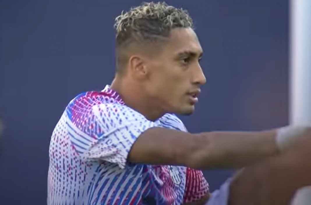 Barcelona Bersiap Jual Raphinha di Musim Panas